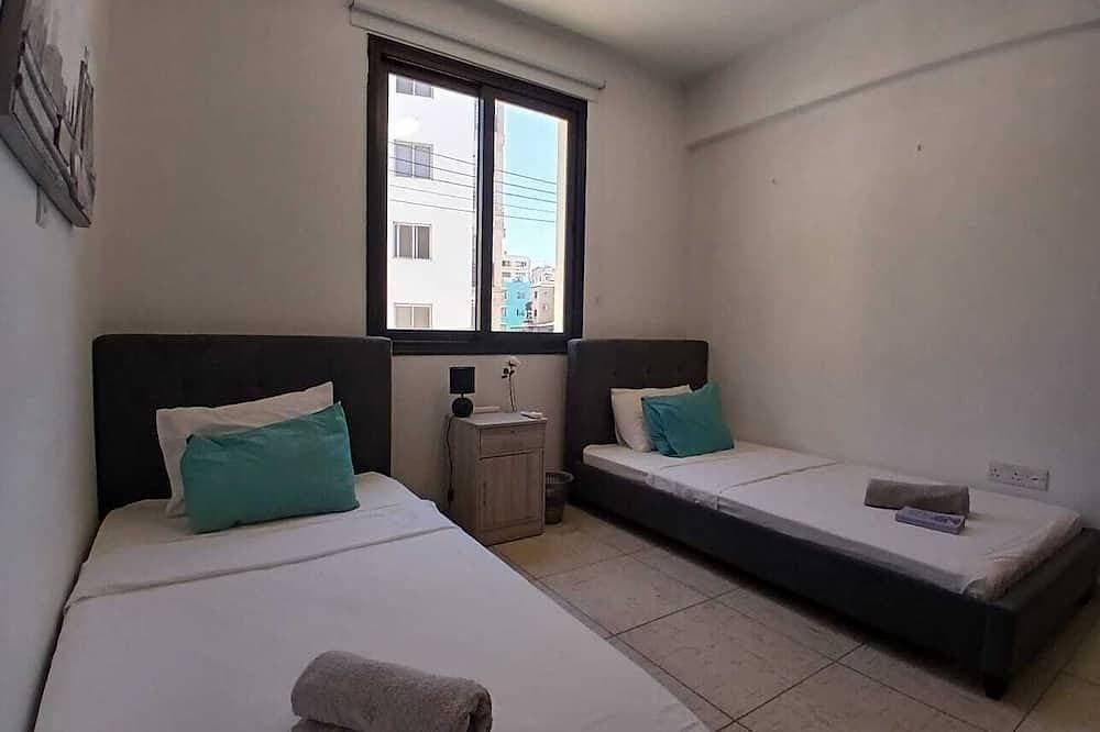 Foto 7 von 26: Charming 2-bedroom apartment in Larnaca with WiFi and AC