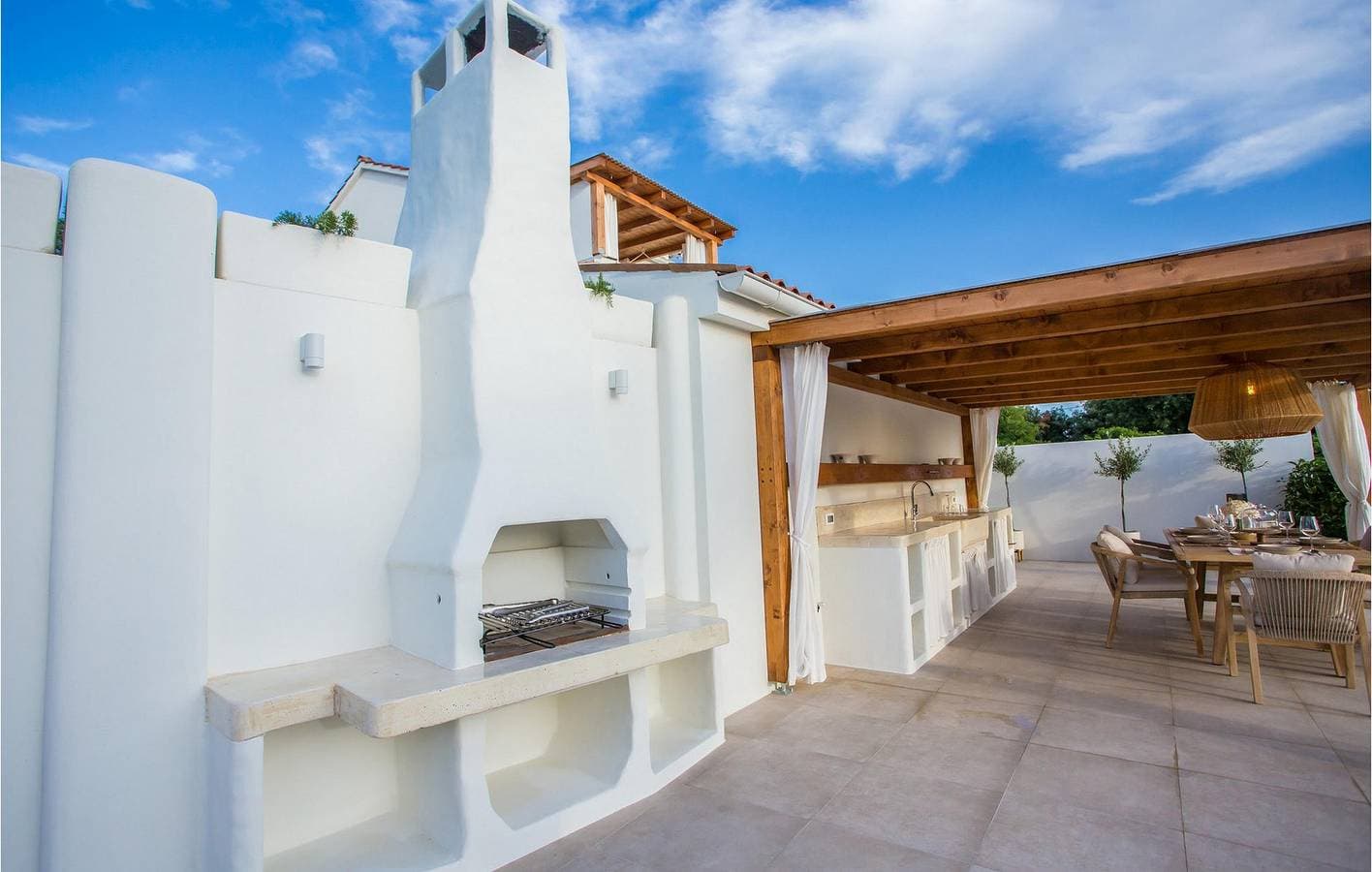 Gemütliche 85 m² große Wohnung mit Pool, Terrasse und Parkplatz in Kadumi 1