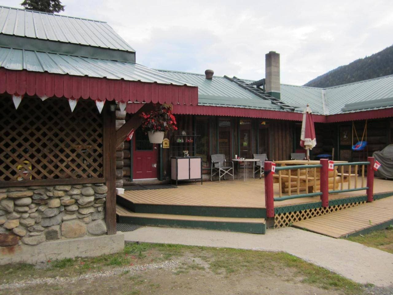 Summit River Lodge & Campsites 1