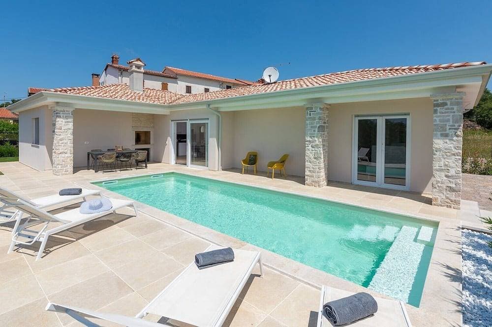 Charmante Villa Audrey mit Außenpool 1
