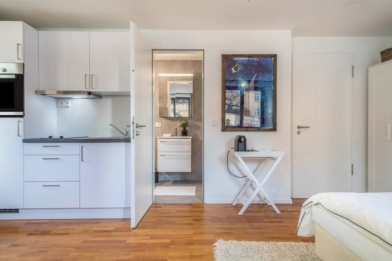 Foto 5 von 24: Modernes Einzimmer-Appartement Nr. 11 mitten im Stadtzentrum mit WLAN