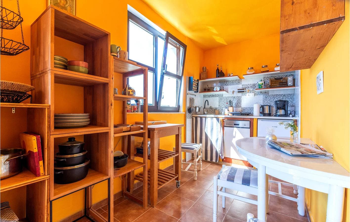 Foto 6 von 20: Gemütliche Ferienwohnung mit Terrasse, Klimaanlage und WLAN, 2 km vom Juto-Strand entfernt
