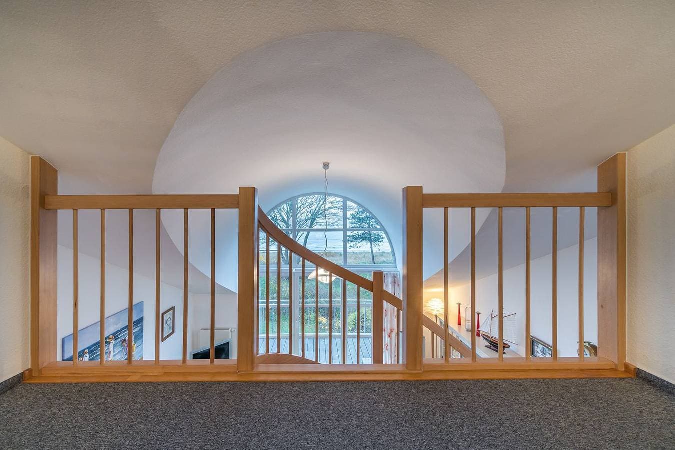 Foto 9 von 12: Elegante Ferienwohnung mit Meerblick und Galerie, direkte Strandlage