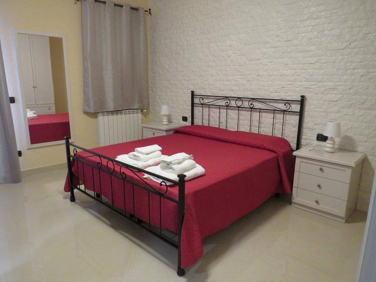 Foto 7 von 8: Large Double Room