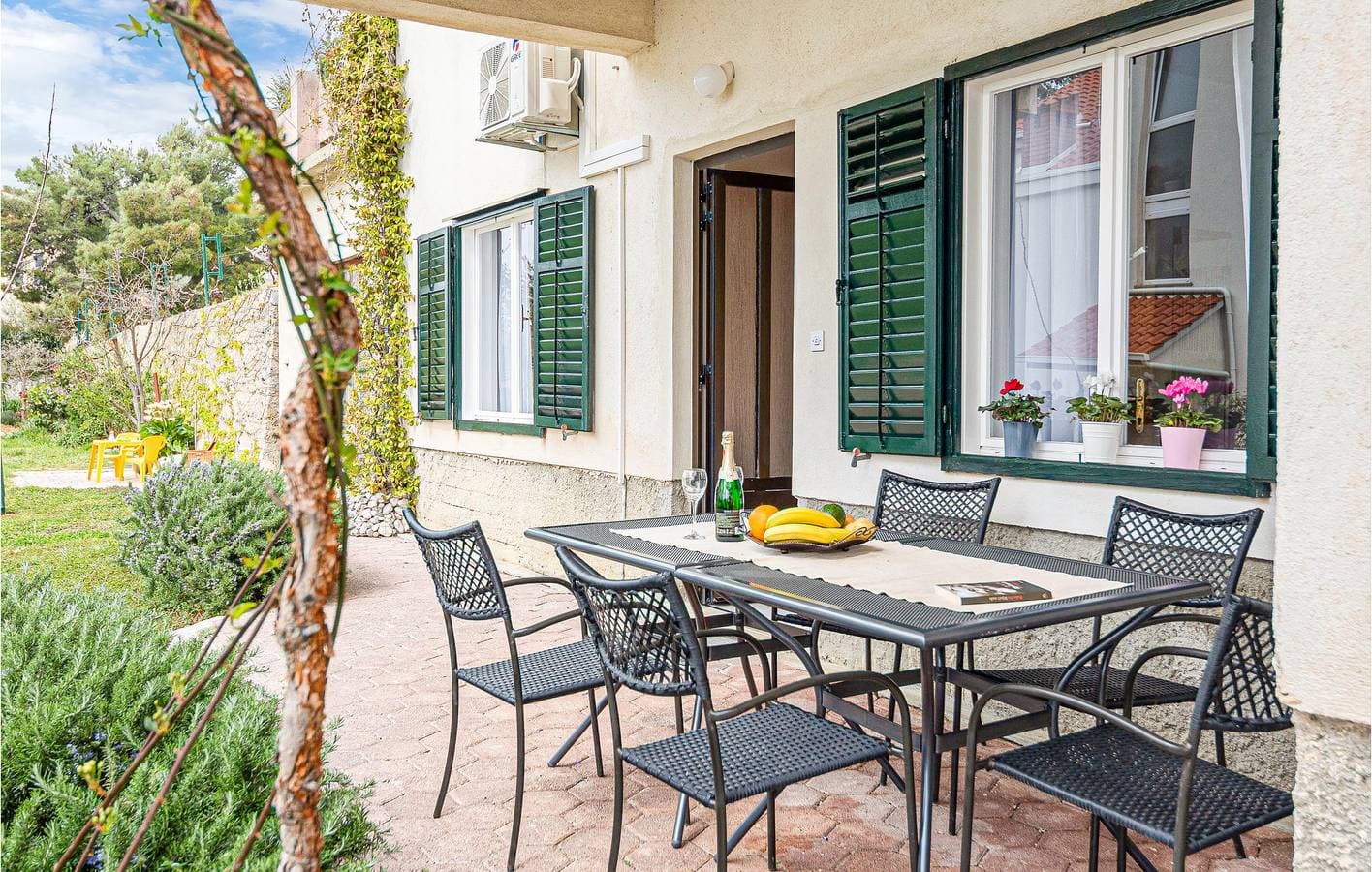 Foto 4 von 26: Gemütliche Ferienwohnung mit Terrasse, WLAN und Parkplatz, 600 m vom Strand entfernt