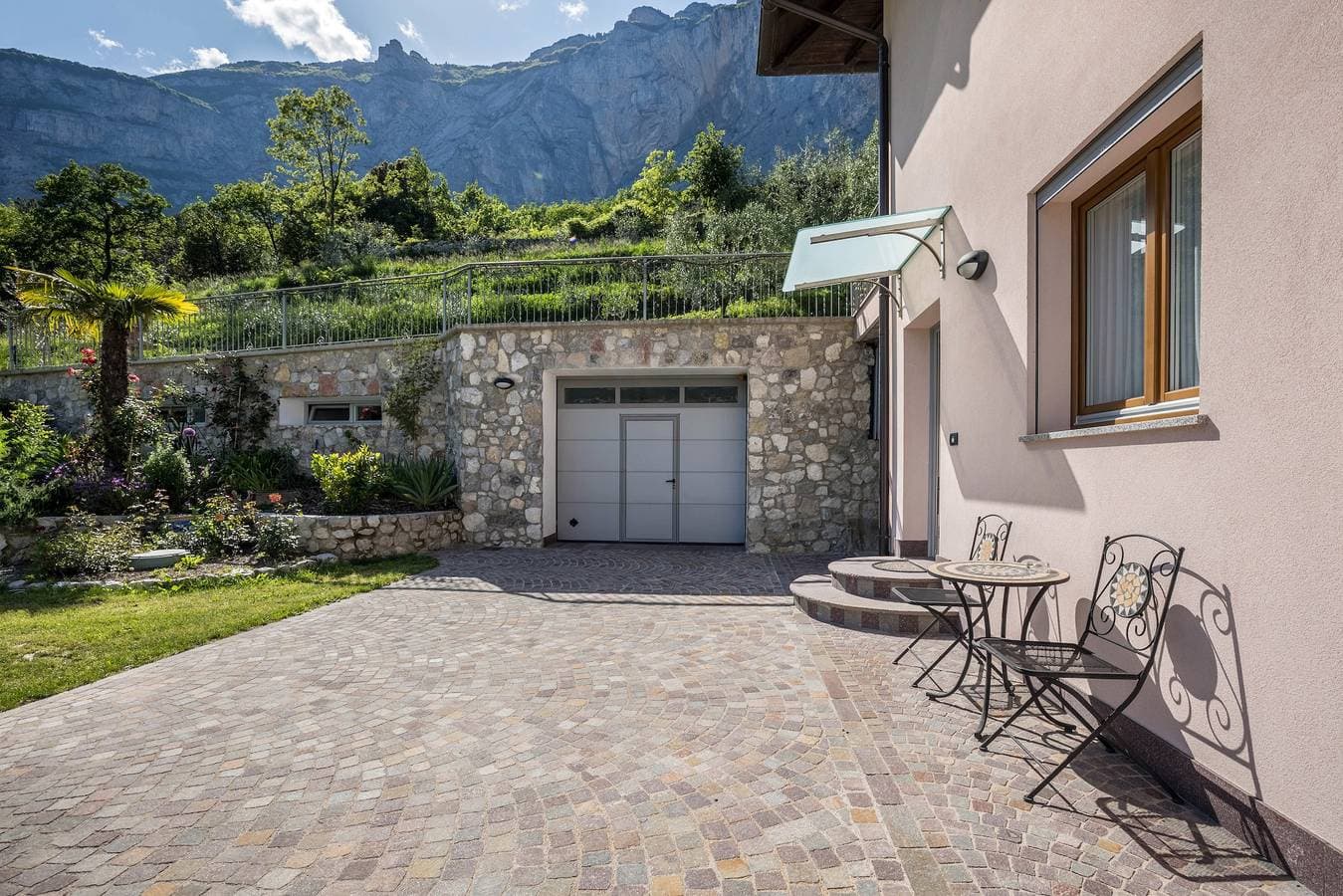 Foto 3 von 20: Studio „Monte Brento Gaggiolo 1“ mit Bergblick und privatem Garten