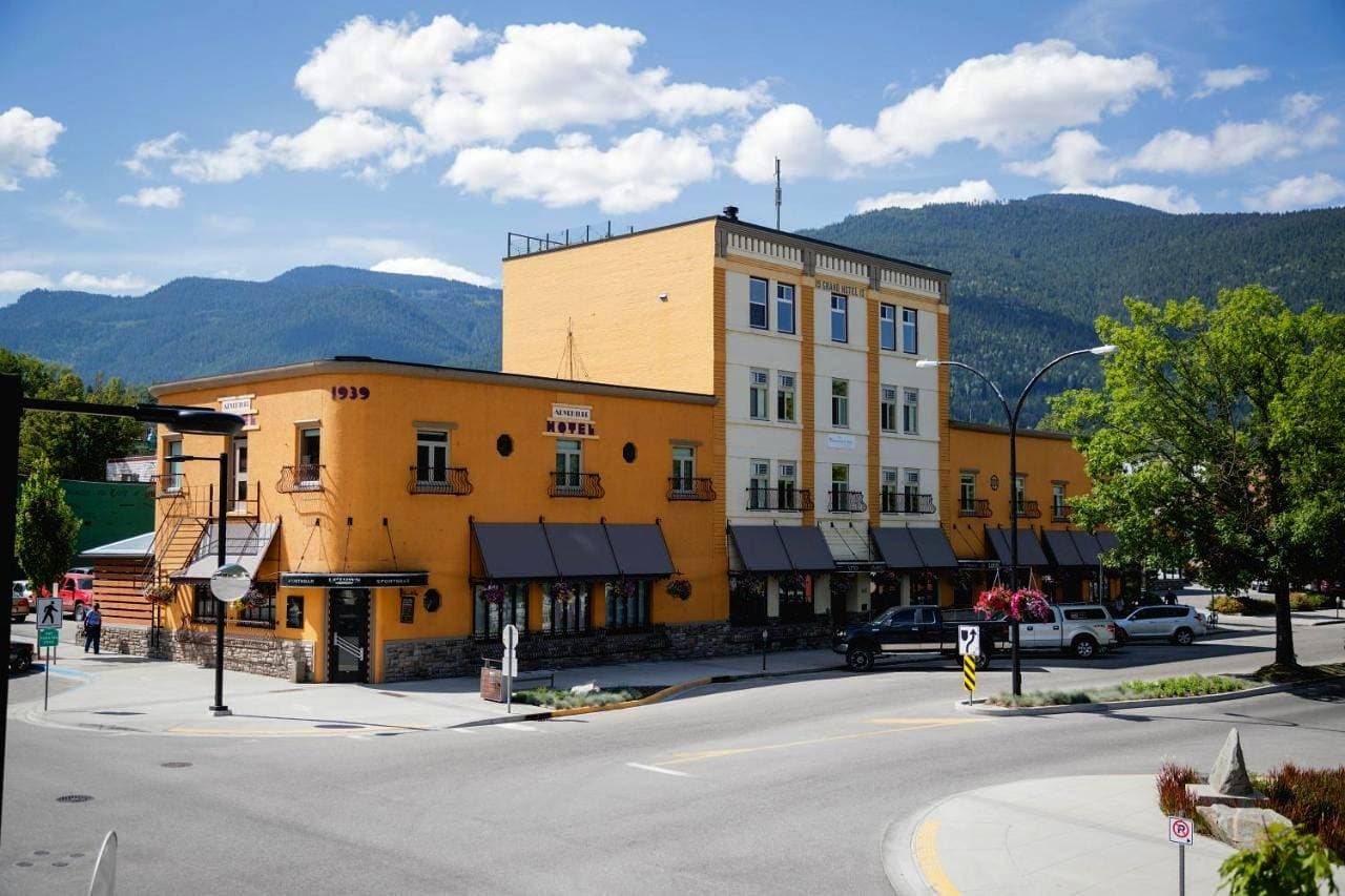 Adventure Hotel 1