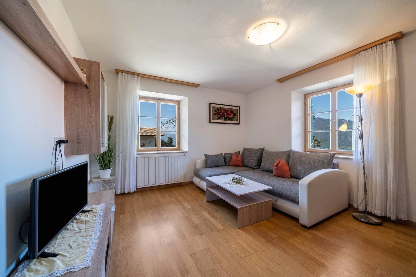 Foto 8 von 25: Ferienwohnung Brunjaunhof mit Bergblick, privater Terrasse und Gemeinschaftsgarten