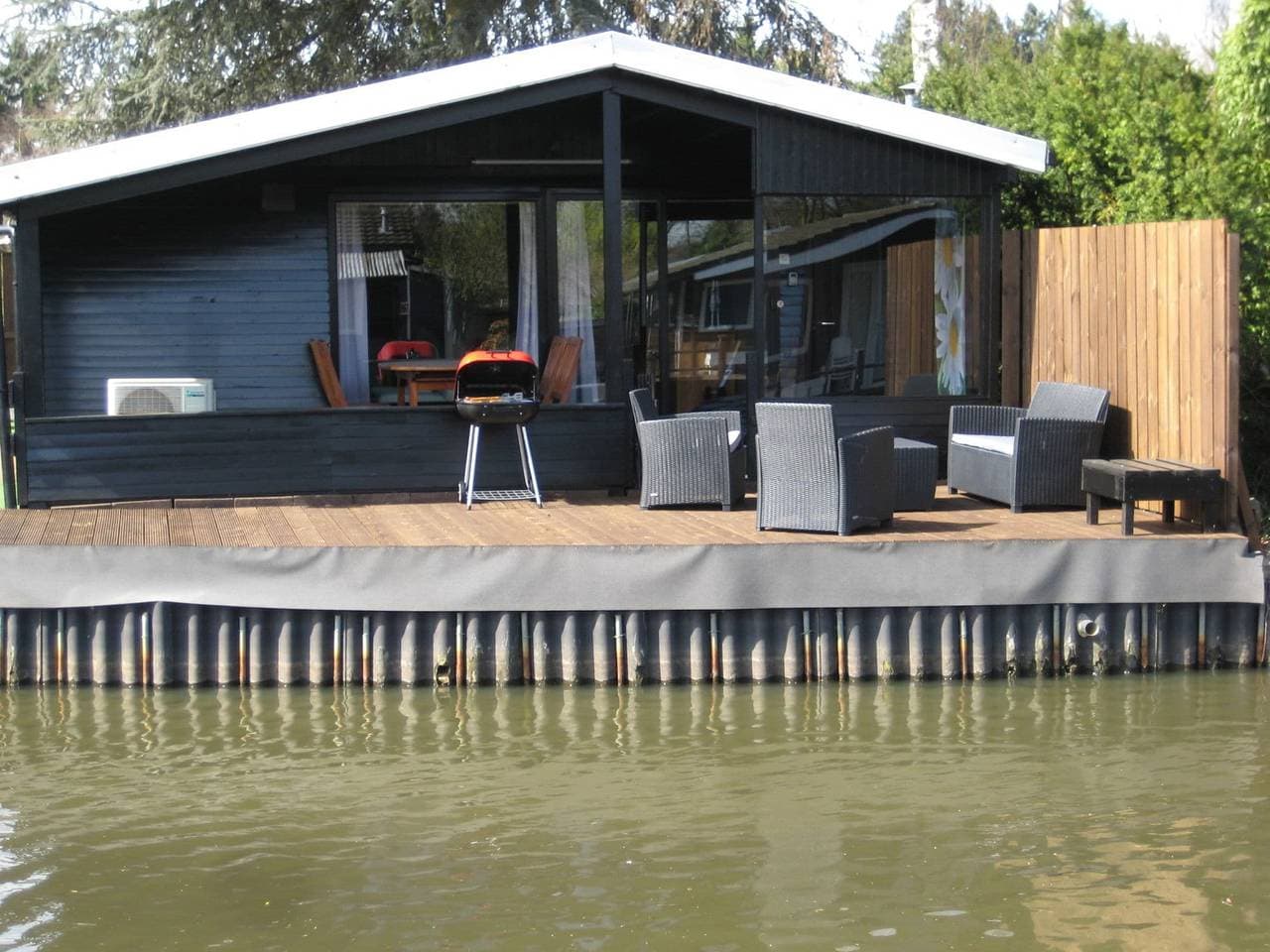 Foto 9 von 38: Modernes Chalet direkt am Wasser