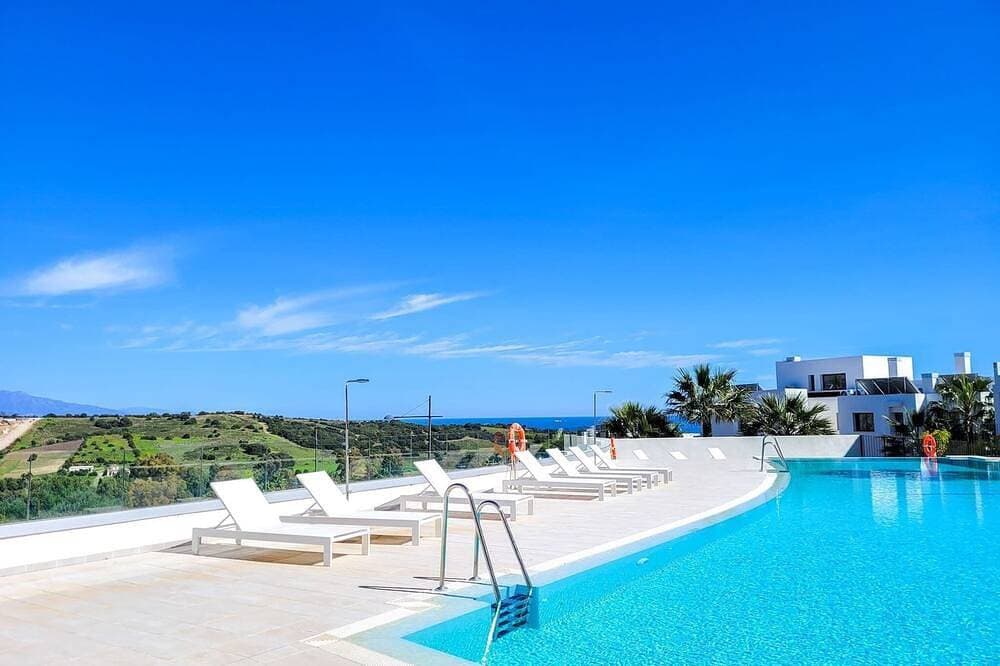 Two bedroom apartment in Mirador Del Golf Estepona 1