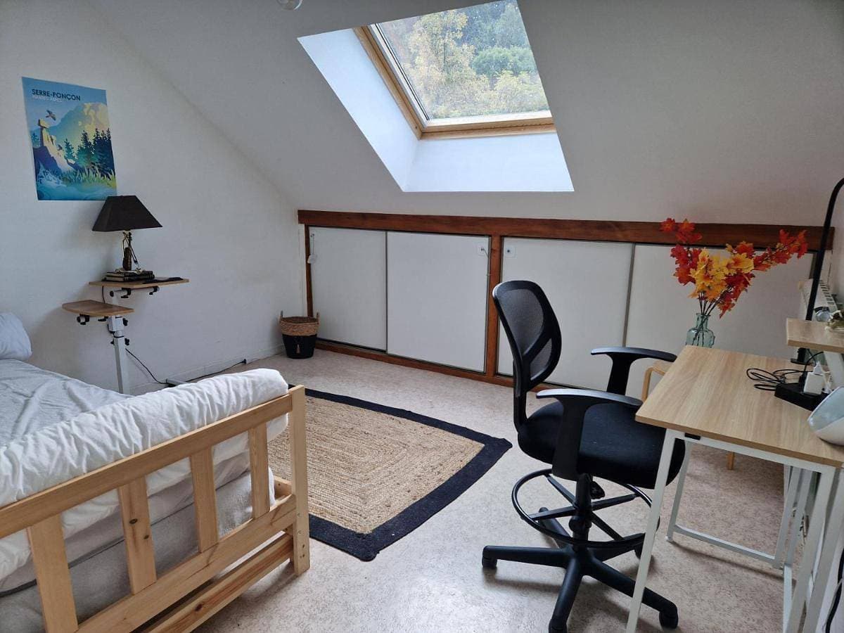 Foto 5 von 12: Triple Room with Shared Bathroom