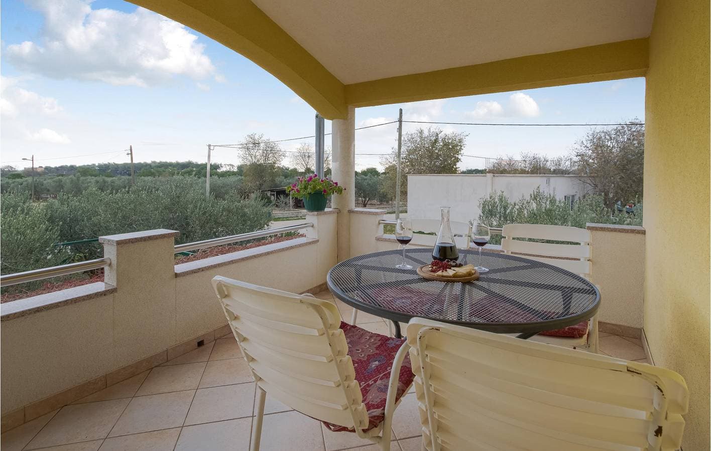 Foto 9 von 29: Gemütliches Apartment am Strand mit Pool, Terrasse und WLAN – 2,5 km vom Strand entfernt!