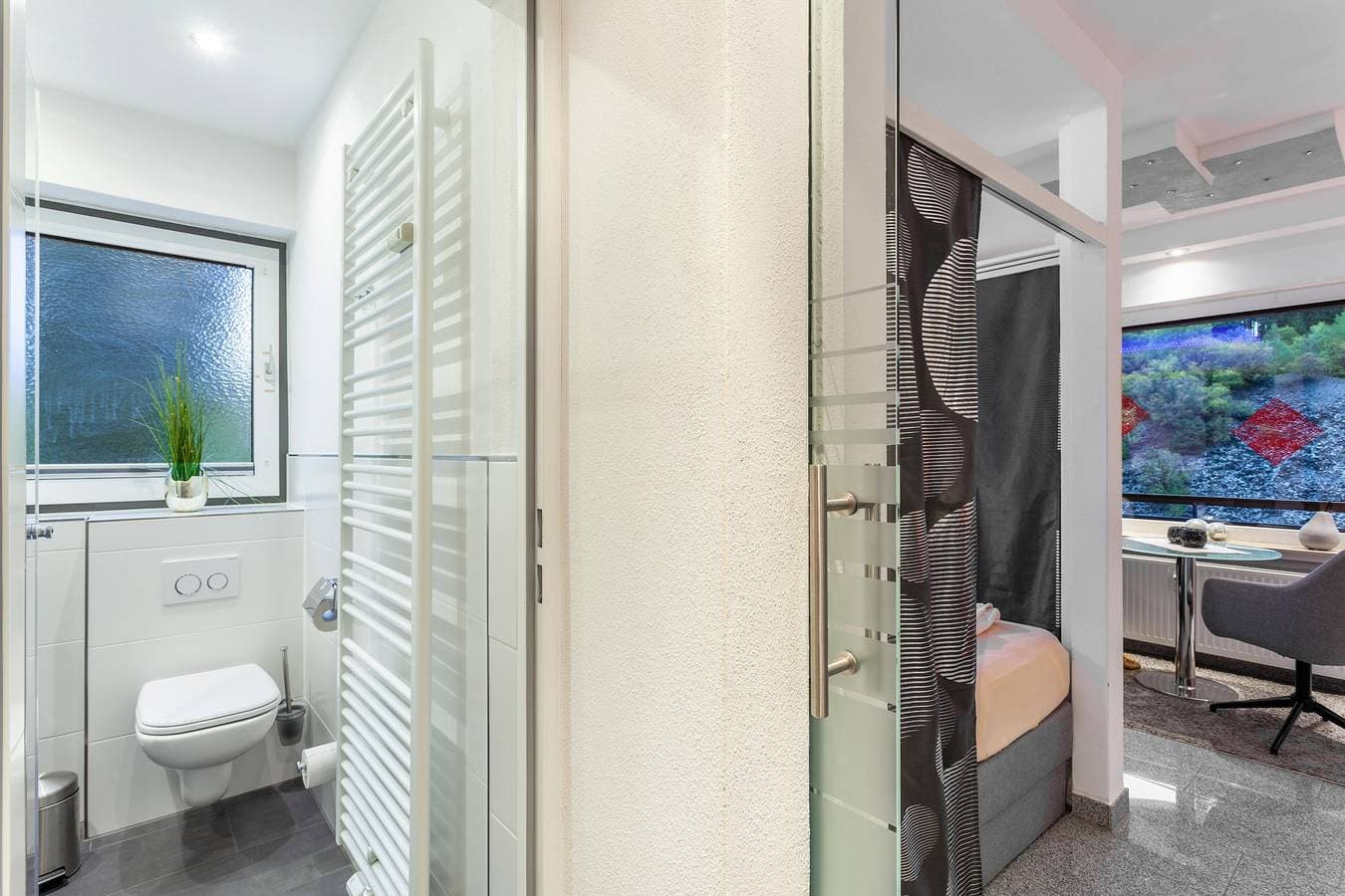 Foto 10 von 20: Ferienwohnung 'Gästehaus Centrum 2 Typ 08' mit Bergblick, Balkon und Wi-Fi
