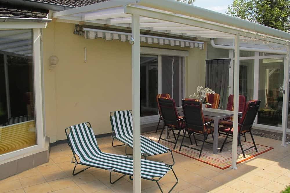 Atemberaubendes alleinstehendes Ferienhaus für 6 Leute mit  W-Lan, TV und Terrasse 1