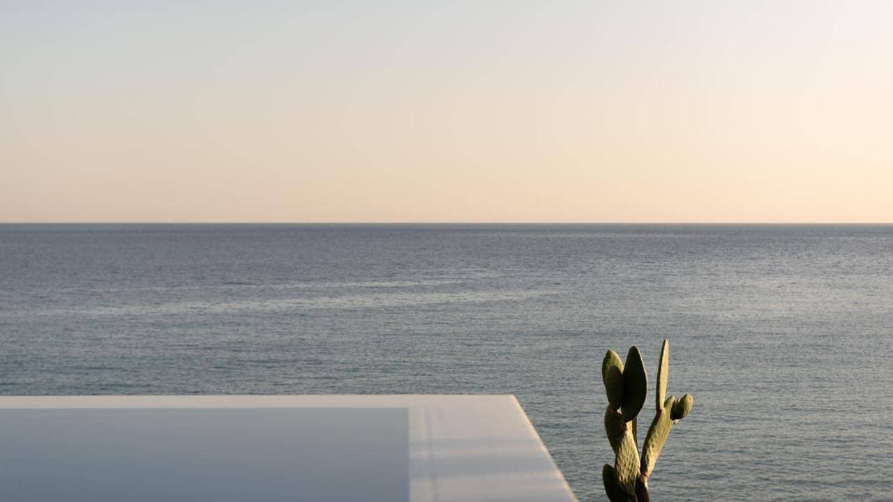 Foto 3 von 5: Villa - Beach Front