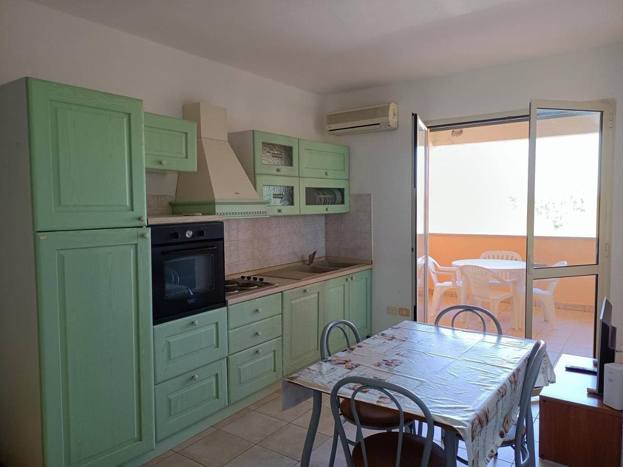 Foto 7 von 10: Two-Bedroom Apartment with Balcony and Terrace