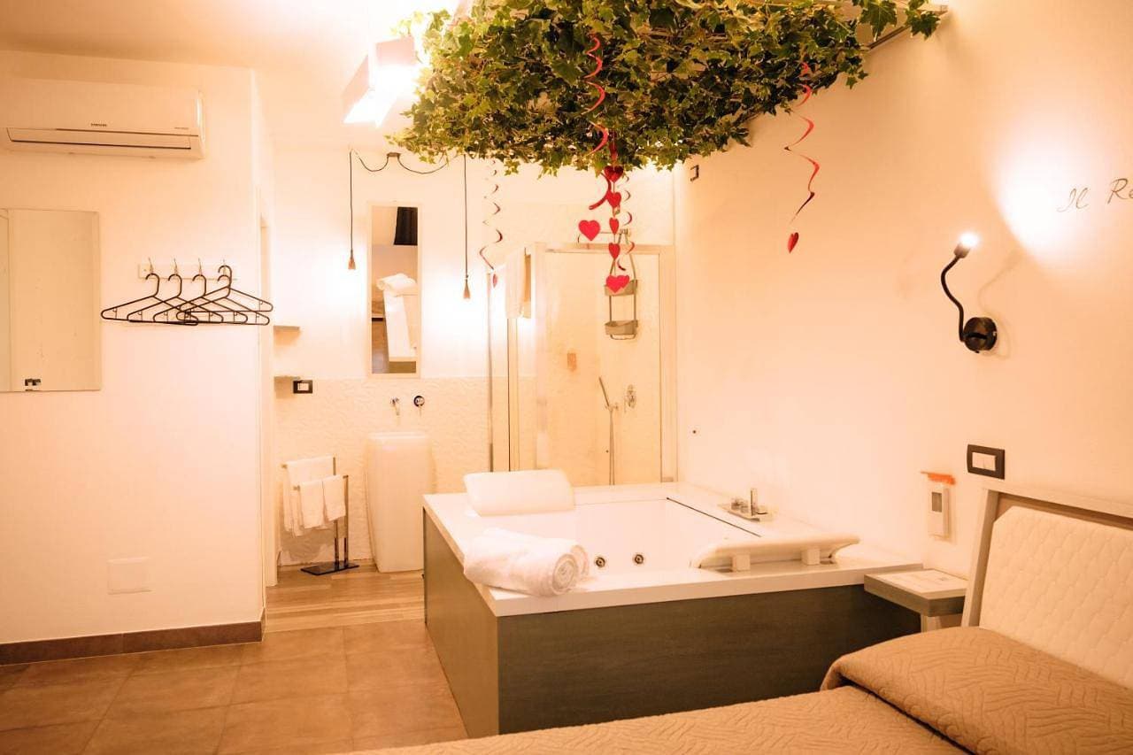 Foto 7 von 23: King Room with Spa Bath