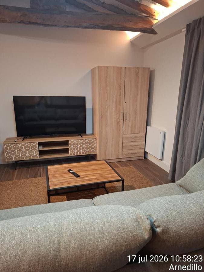 Foto 3 von 31: One-Bedroom Apartment