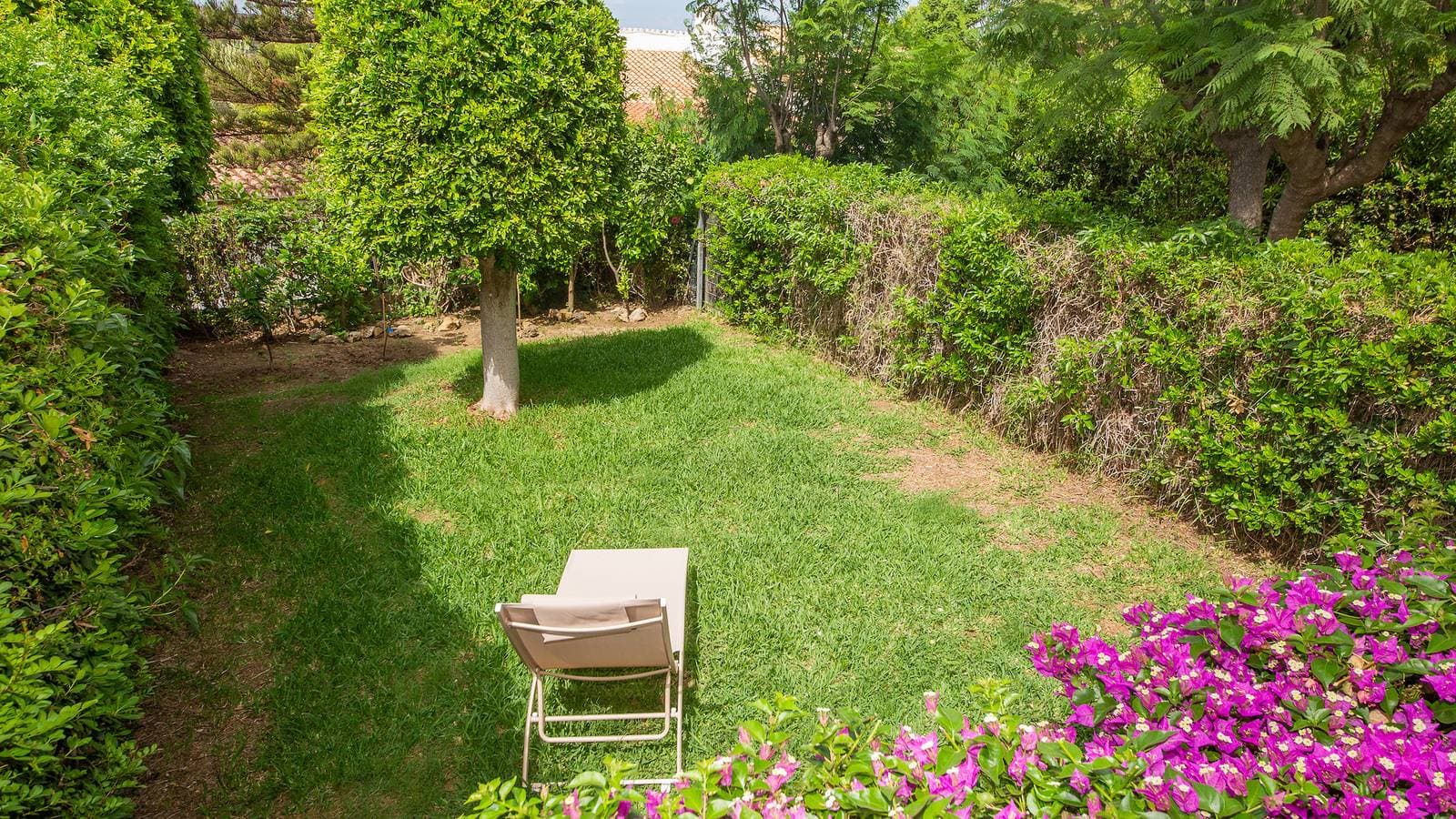 Foto 10 von 36: Jardines de la Duquesa 26