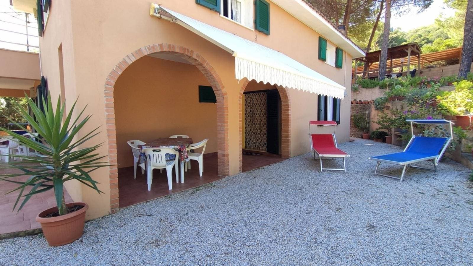 Foto 8 von 19: Ferienwohnung für 5 Personen mit Terrasse