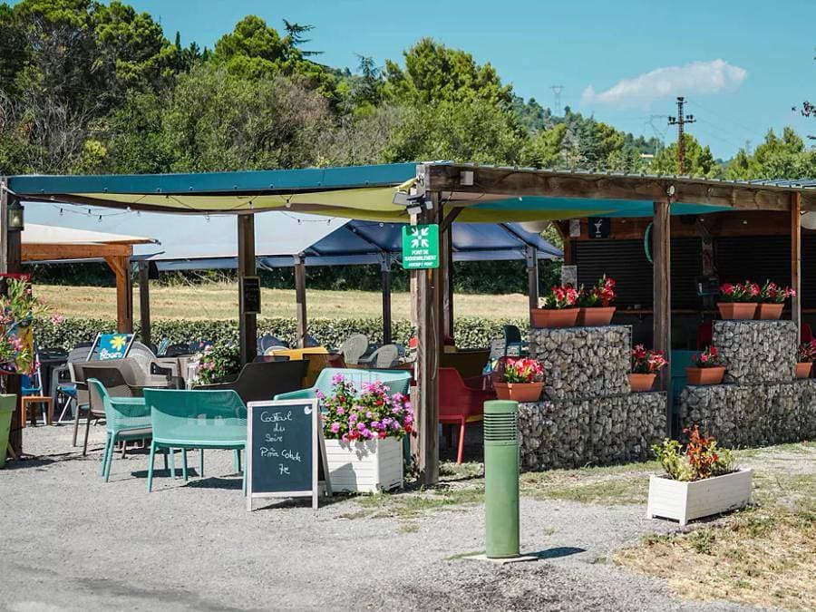 Foto 13 von 37: Flower Camping Provence Vallée - Unterkunft 2 personen - Coco Sweet 12m² 1 Zimmer (ohne Sanitäranlagen)