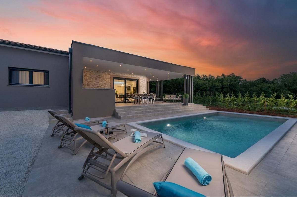 Villa Lara, luxury modern house 1