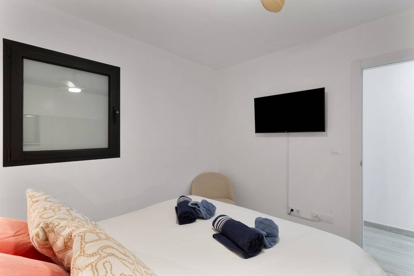 Foto 10 von 29: Ferienwohnung 'Lupama Suite' mit privatem Pool, WLAN und Klimaanlage