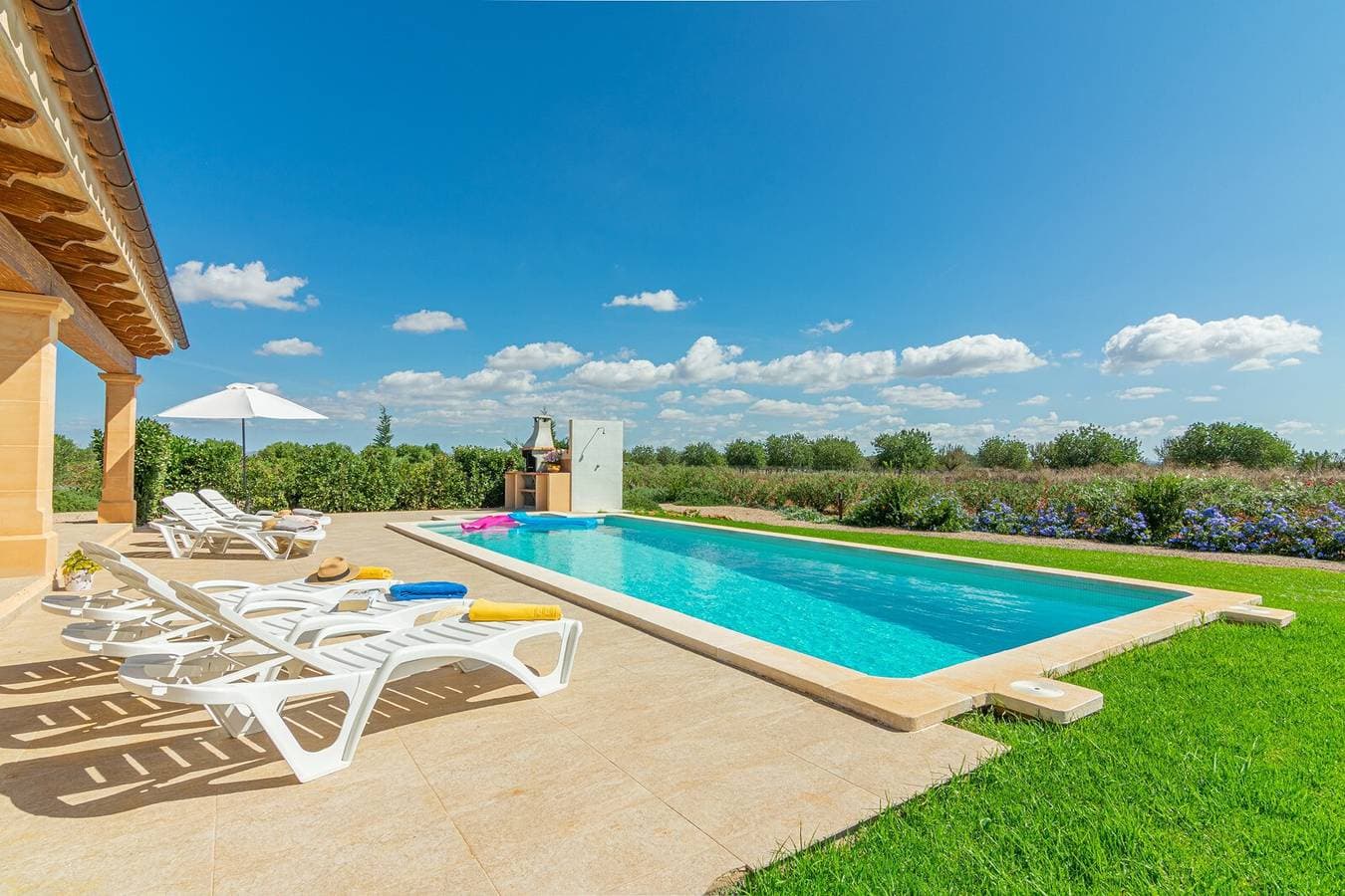 Foto 3 von 34: Ferienhaus 'Vanessa' mit Bergblick, privatem Pool und Klimaanlage