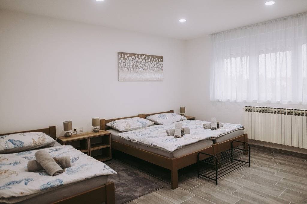 4-Zimmer-Haus mit Terrasse Vukovar, Slavonija K-22809 1