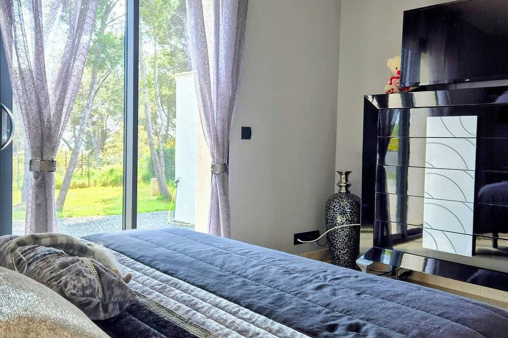Foto 4 von 19: Air-conditioned villa not overlooked pool pool house private garden