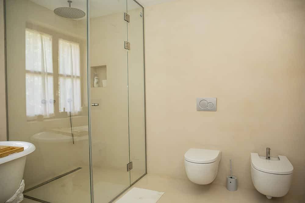Foto 8 von 30: Splendid Villa With Nice Views Over the Valley