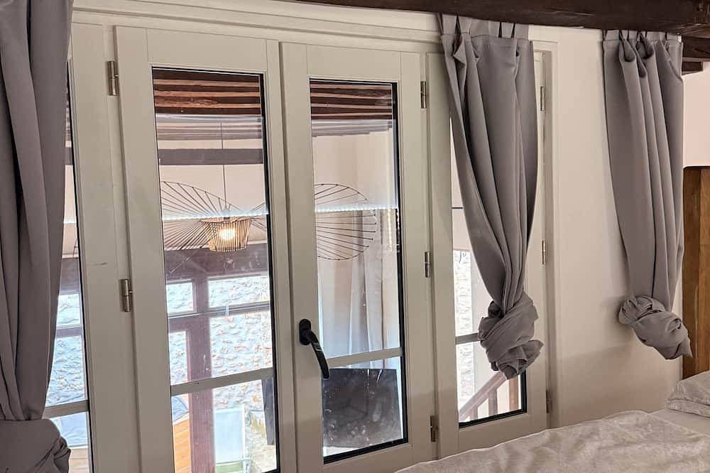 Foto 5 von 30: Studio Duplex Avec spa et Cour Privée