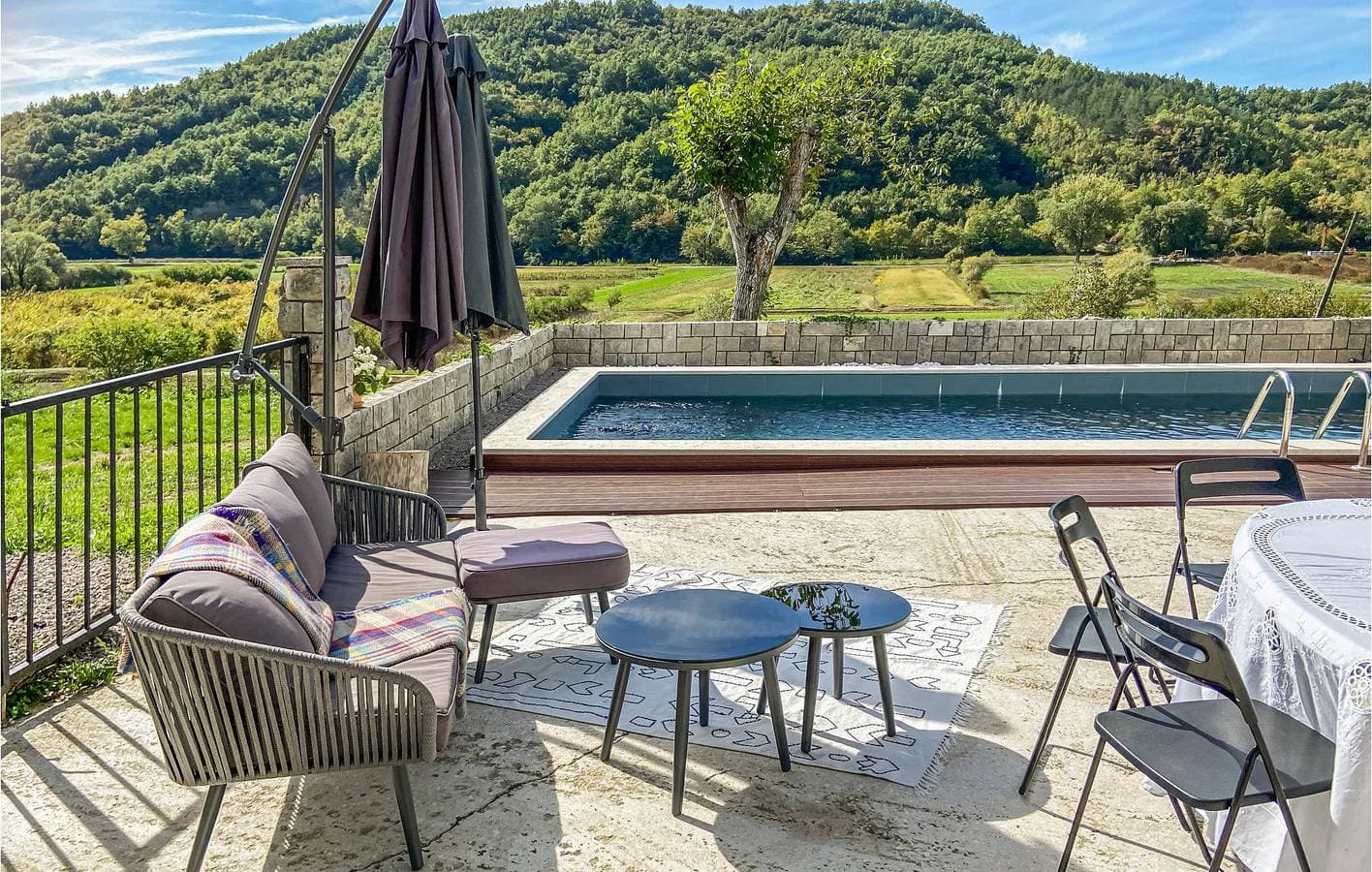 Foto 11 von 37: Charmante 74 m² große Wohnung mit Terrasse, Pool und WLAN für Ihren perfekten Urlaub