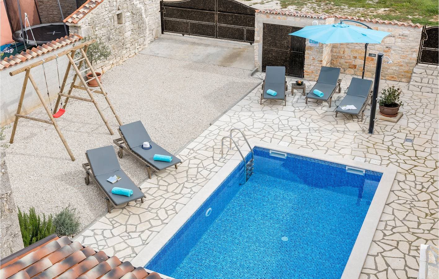 Foto 12 von 33: Gemütliche 1-Zimmer-Wohnung mit Pool, WLAN und Parkplatz in Anzici