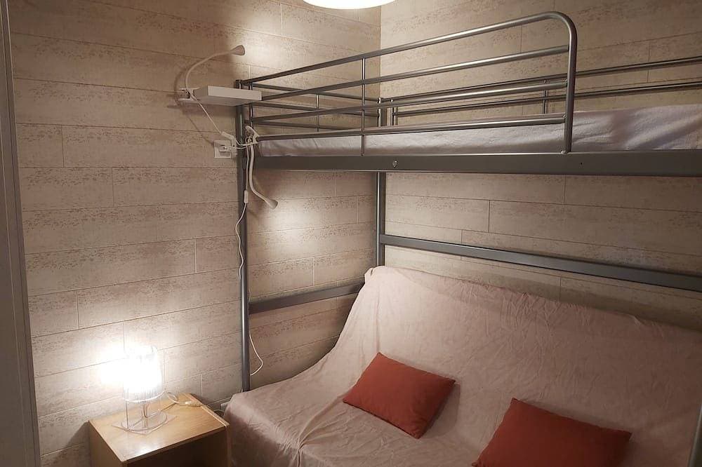 Foto 3 von 13: Superb 52m2 apartment not overlooked with 25m2 loggia.