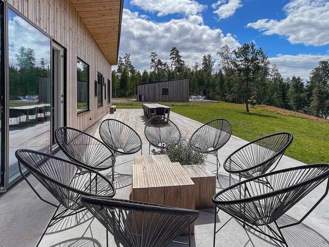 Foto 7 von 42: Geräumige Villa am See mit Sauna