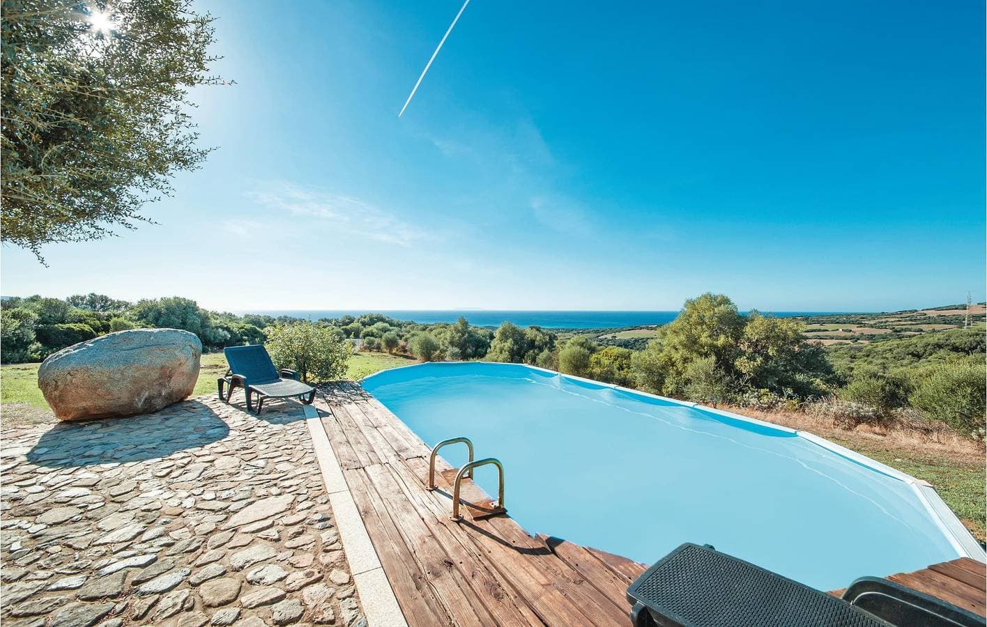 Foto 2 von 22: Apartment mit Meerblick, Pool und Parkplatz - 2 km zum Strand