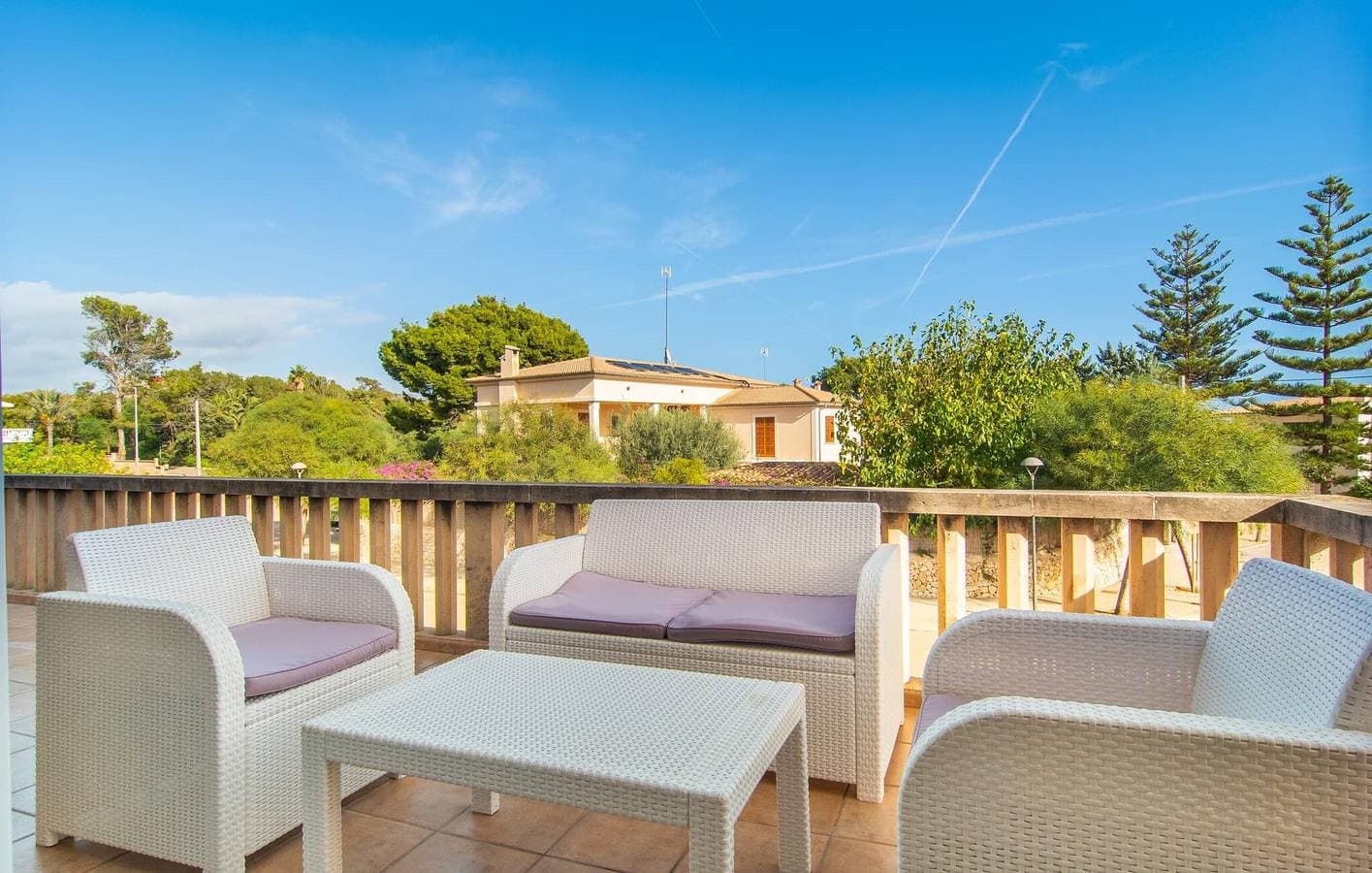 Foto 5 von 47: Gemütliches Appartement mit Terrasse, Pool & AC, 1km bis Cala Petita