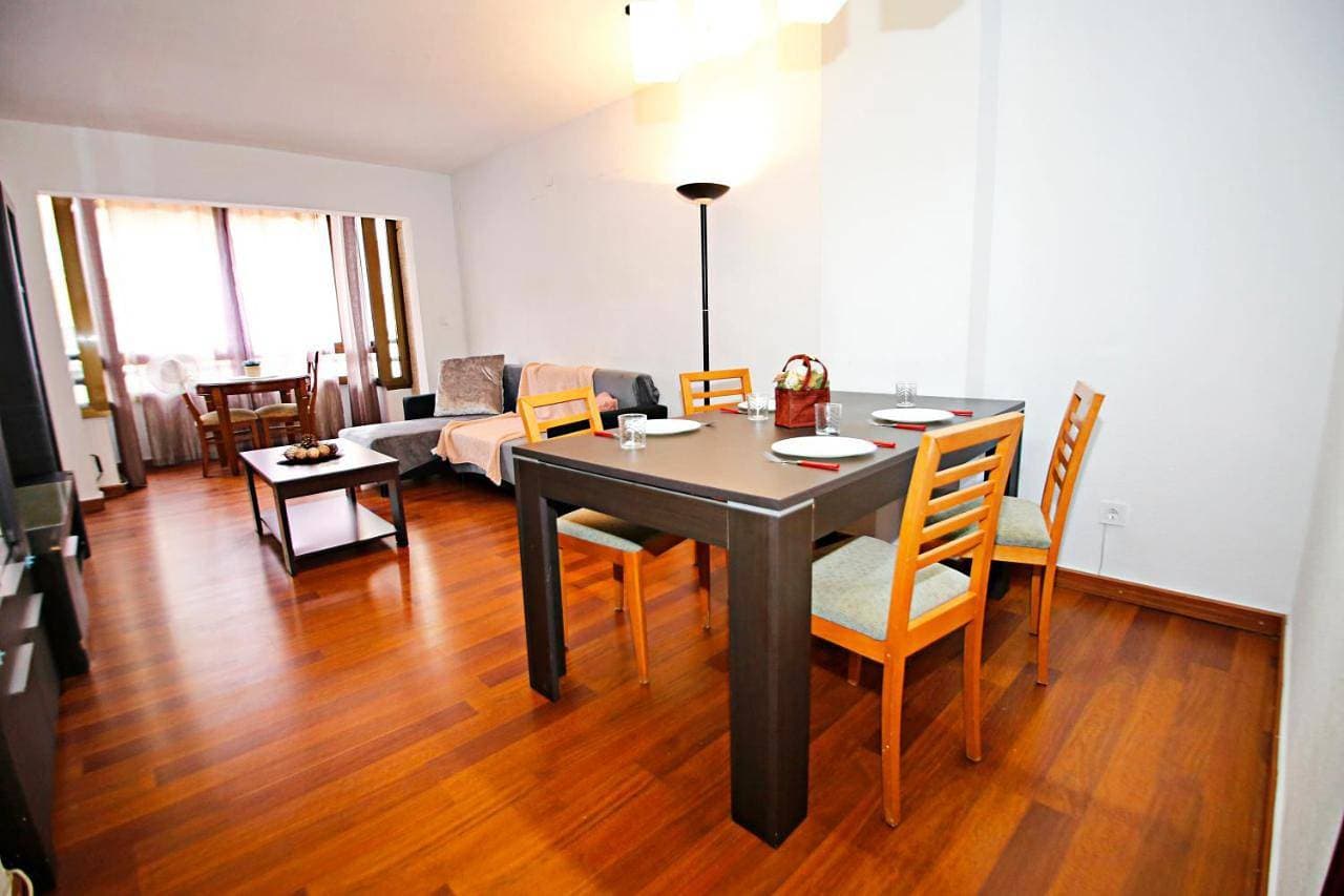 Foto 5 von 28: Two-Bedroom Apartment