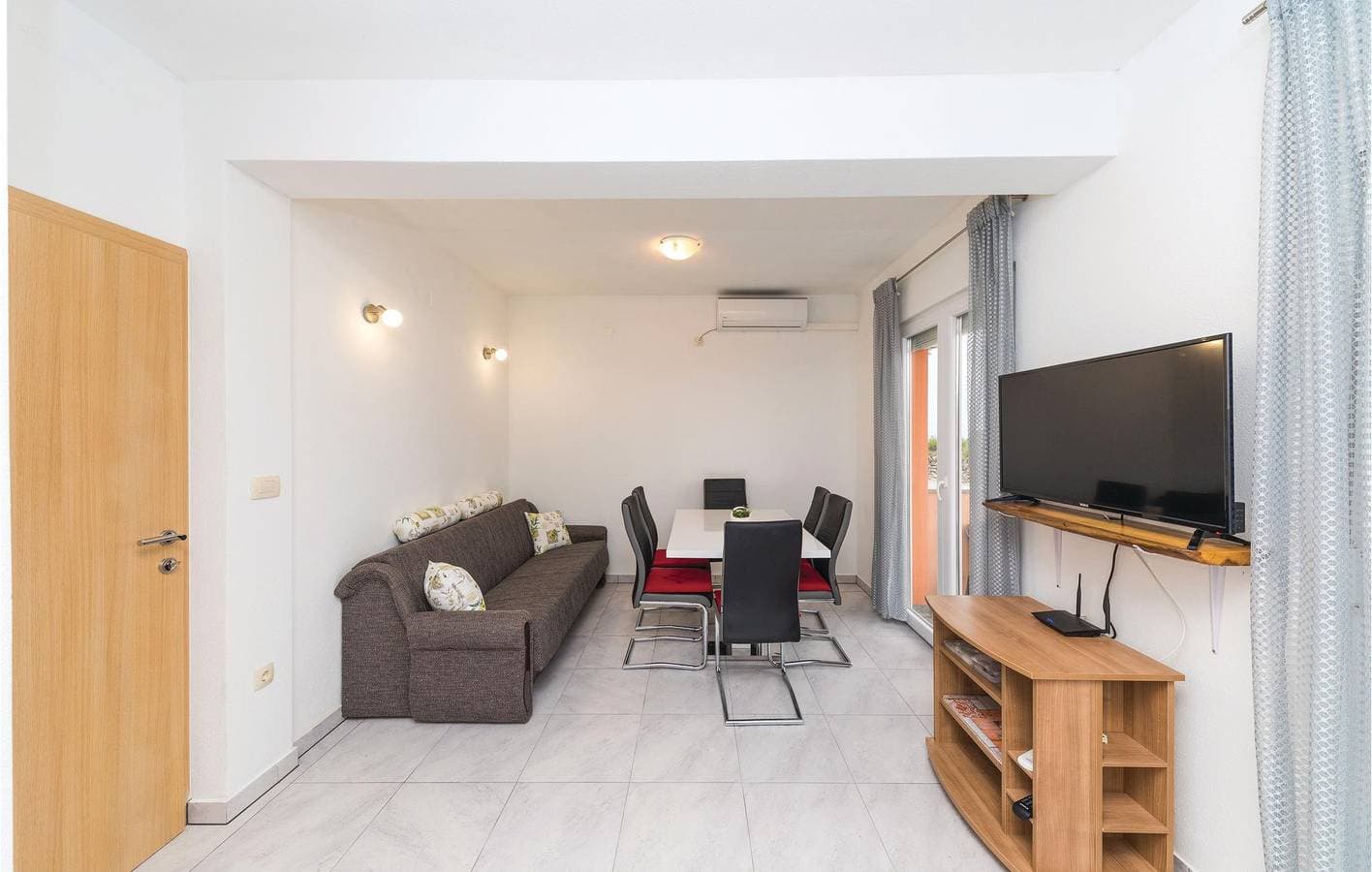 Foto 10 von 21: Gemütliche Wohnung mit Terrasse, WLAN und Parkplatz, 1,5 km vom Strand entfernt