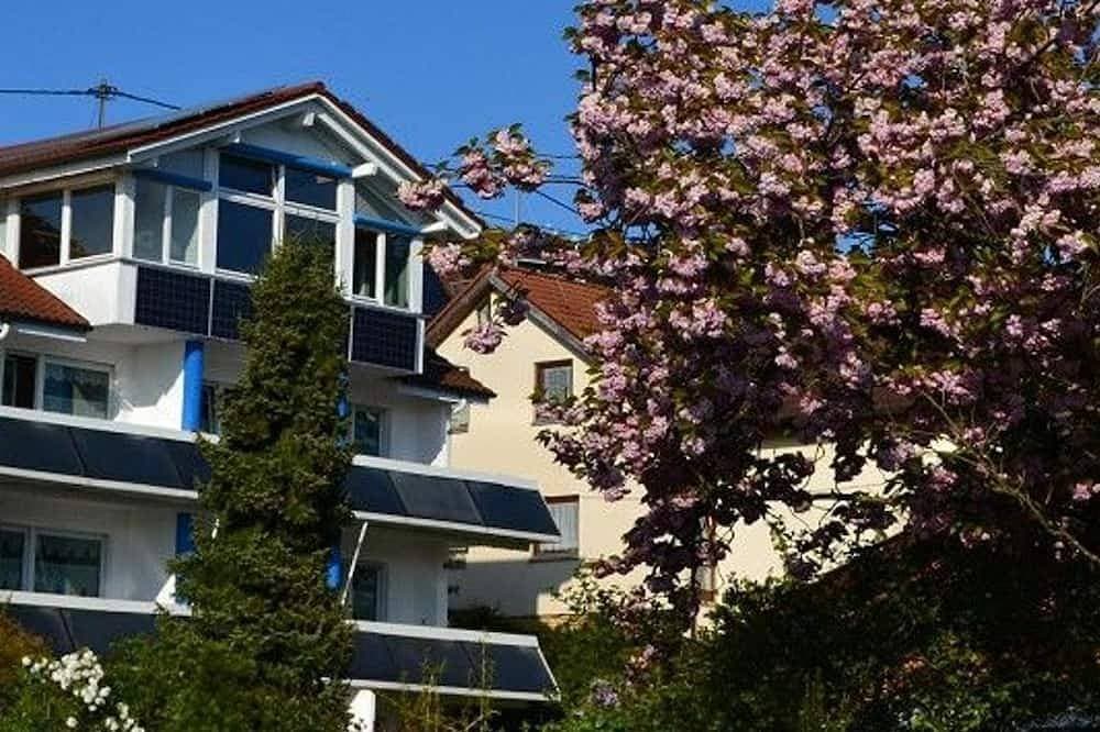Foto 6 von 12: Doppelzimmer 8, mit Balkon - Gästehaus am Lindenweg