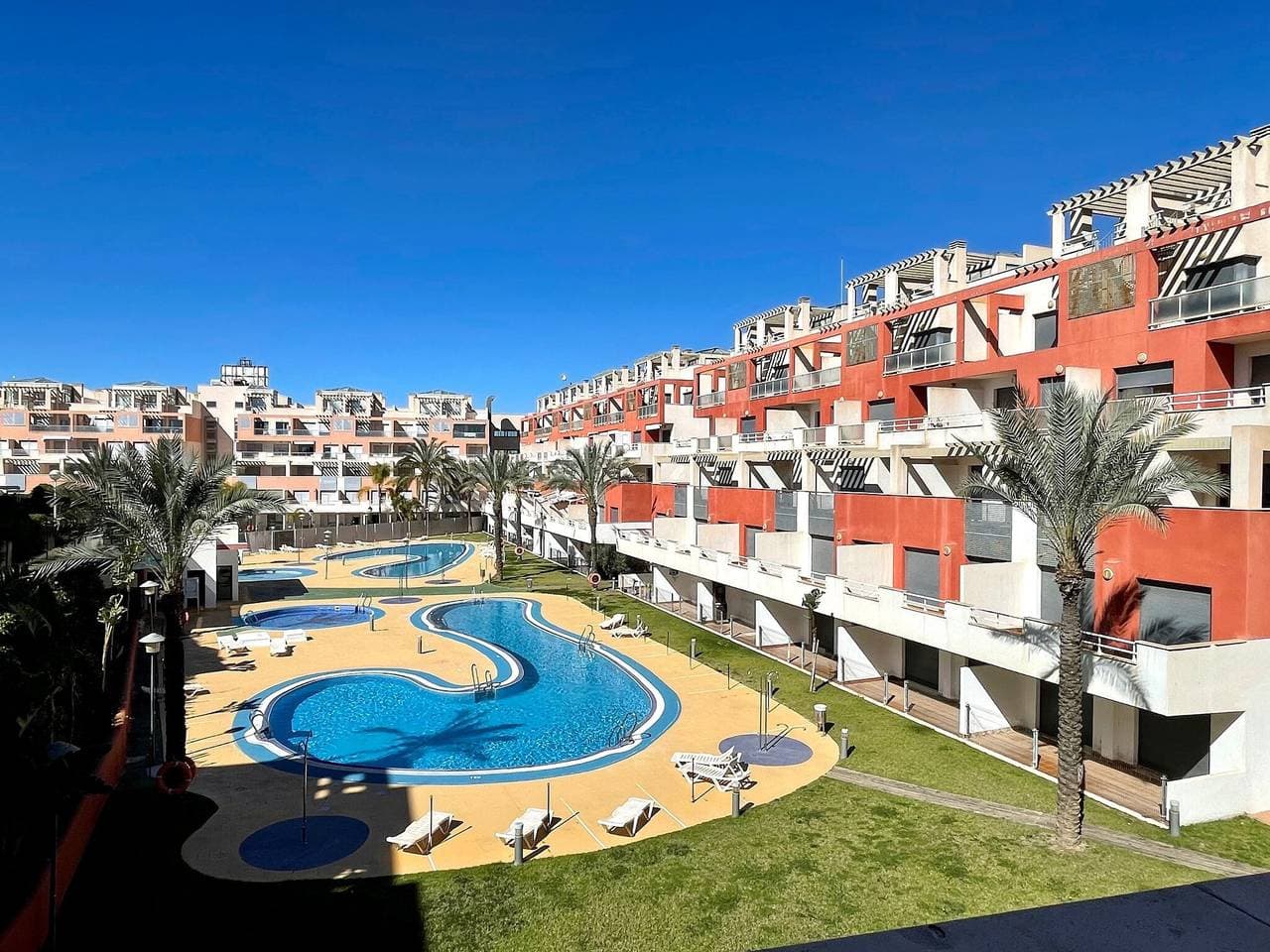 Foto 10 von 40: Wohnung nahe Strand mit Pools in Spanien