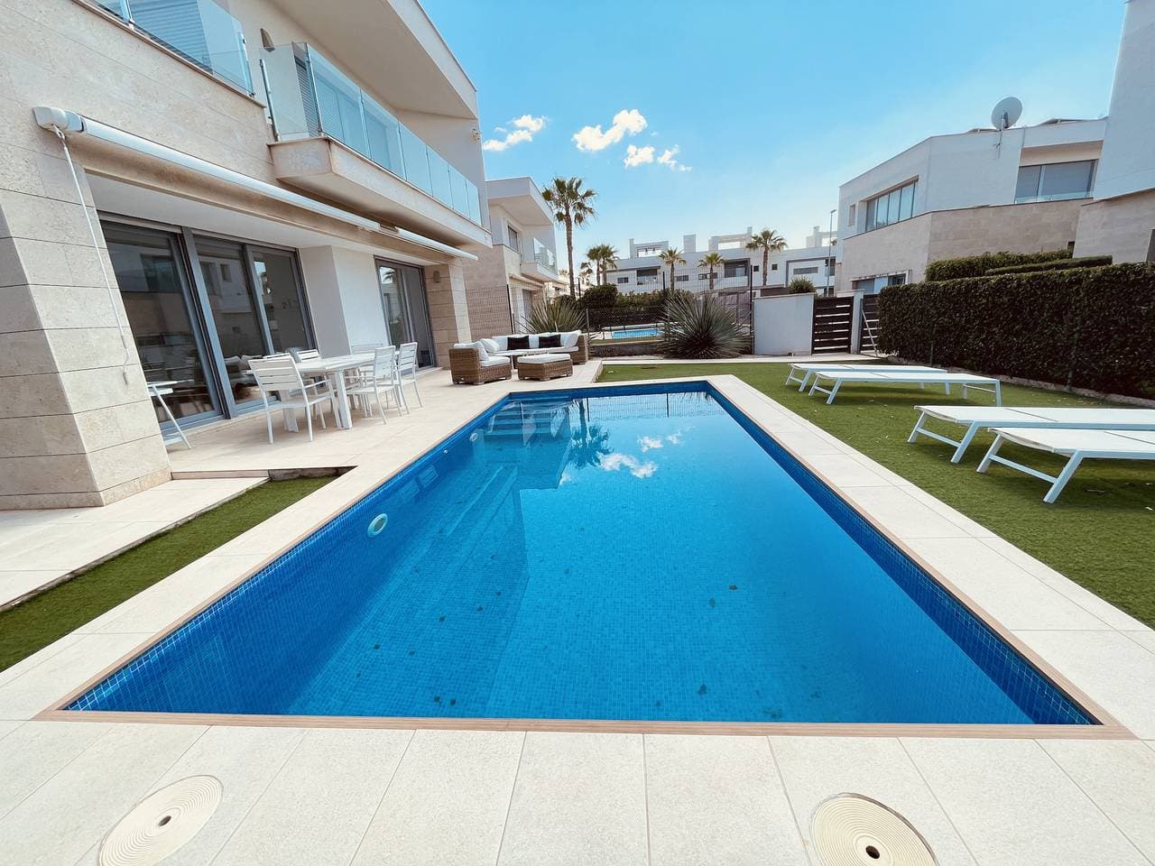 Foto 4 von 42: 3091 Villa Malibu