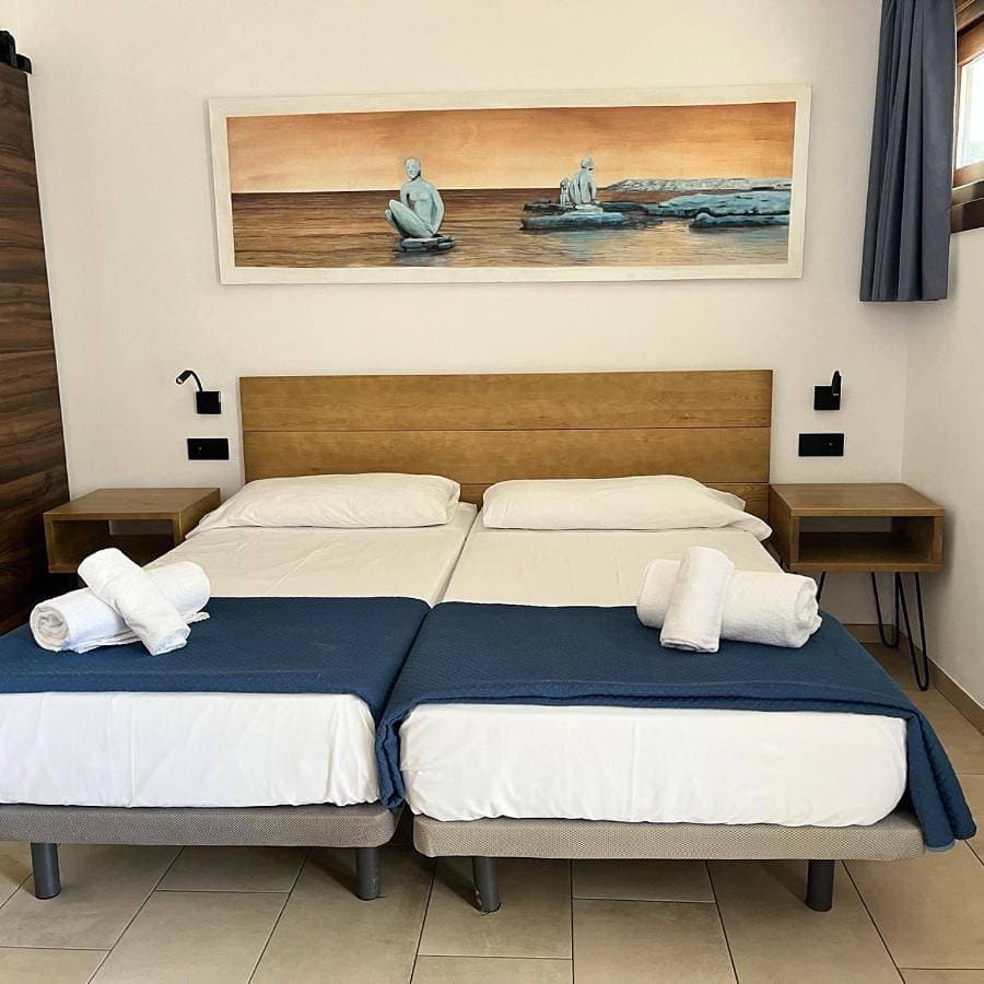 Foto 4 von 19: Economy Double or Twin Room