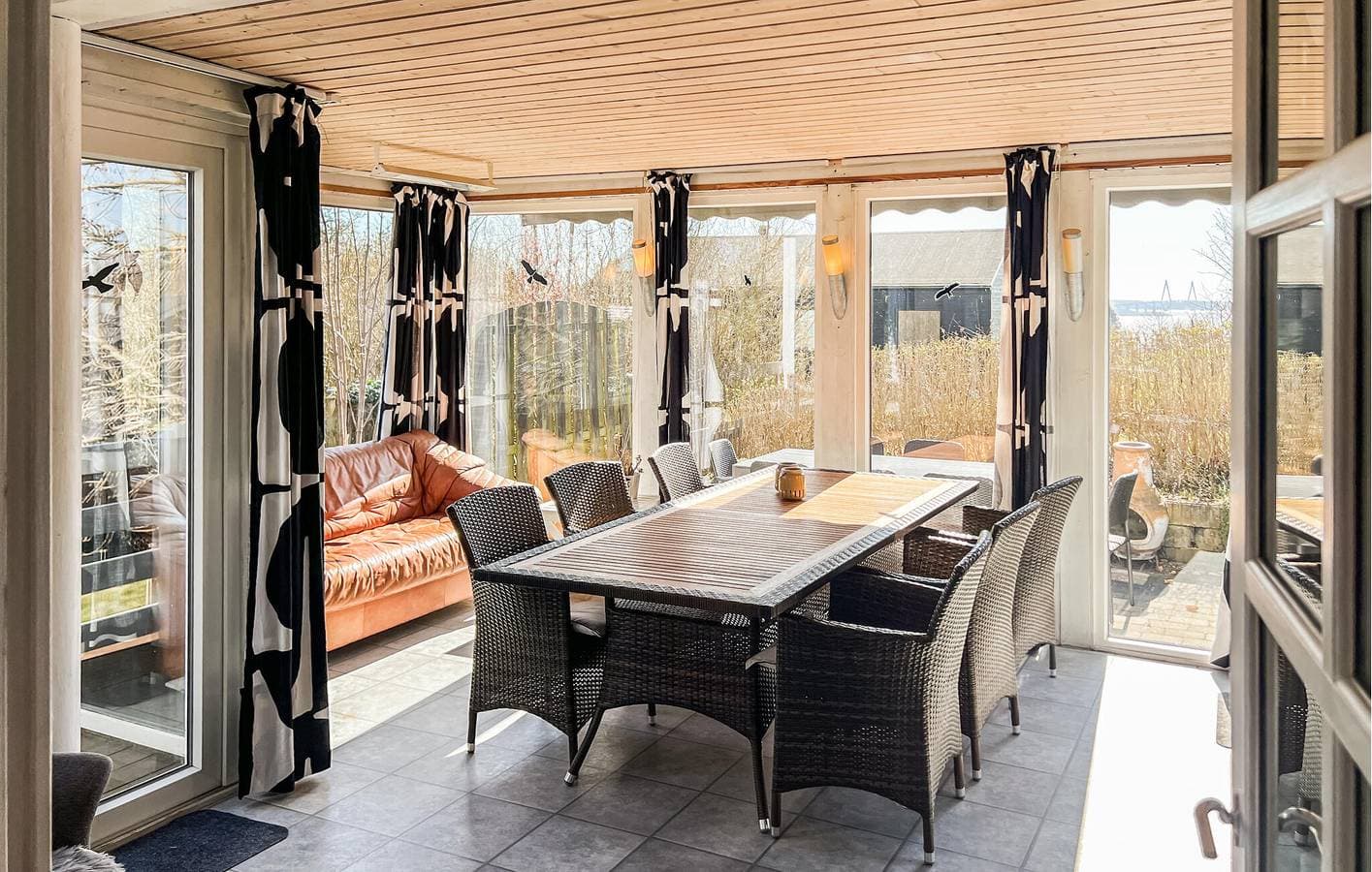 Foto 8 von 27: Ferienhaus für 8 Personen mit Terrasse