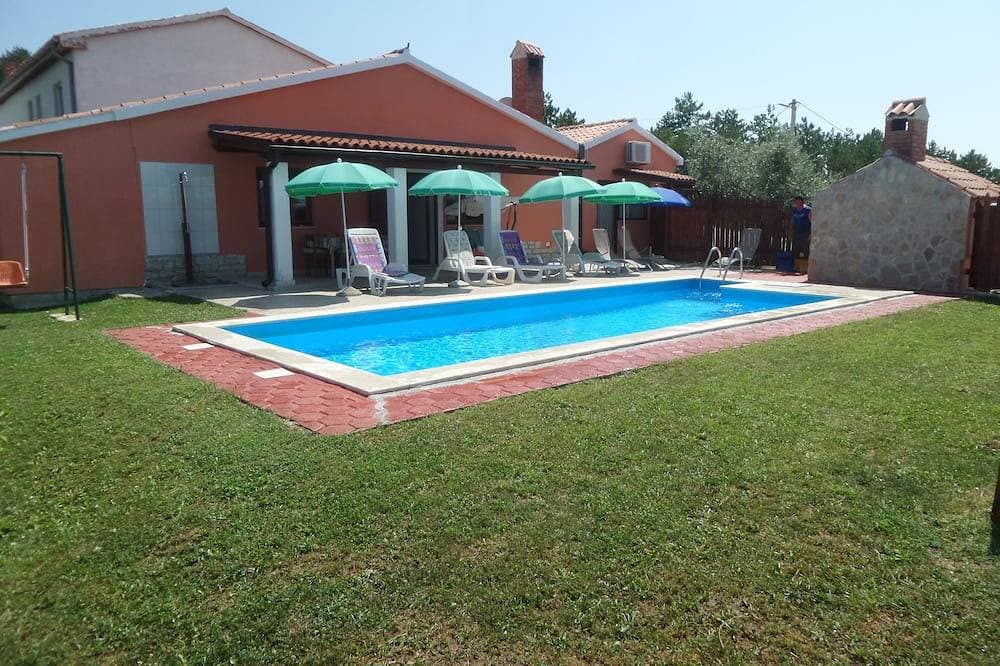 4 Sterne Villa Belvedere mit 2 Schlafzimmern & Bädern, tollem Garten und privatem Pool 1