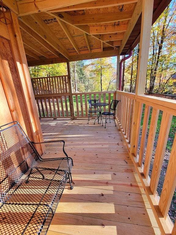 Cuddling On The Creek Couples only romantic \" Tiny Cabin\" retreat!!!! 1