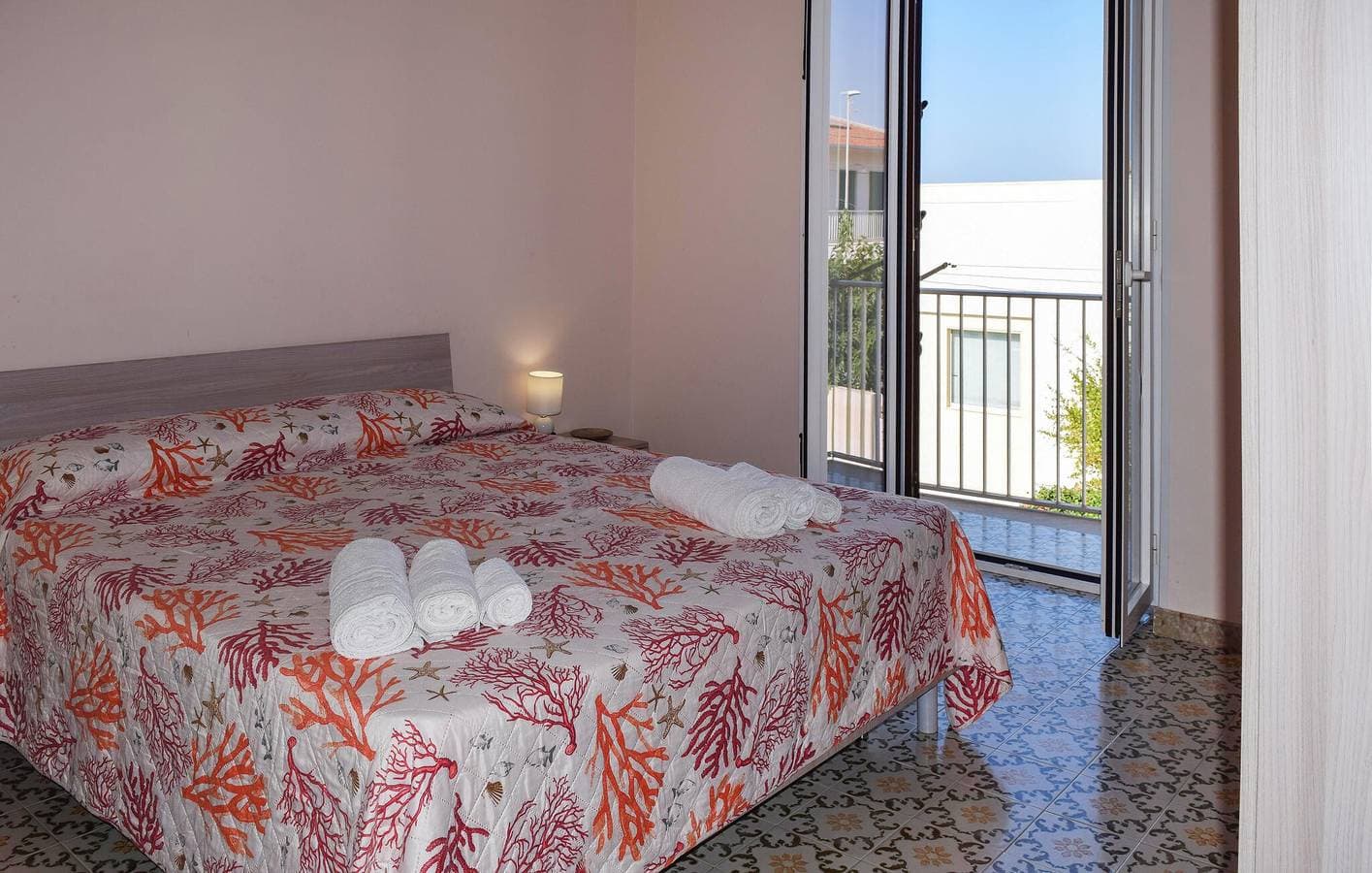 Foto 5 von 16: Gemütliche Ferienwohnung mit Meerblick und Terrasse in der Nähe des Strandes von Sampieri