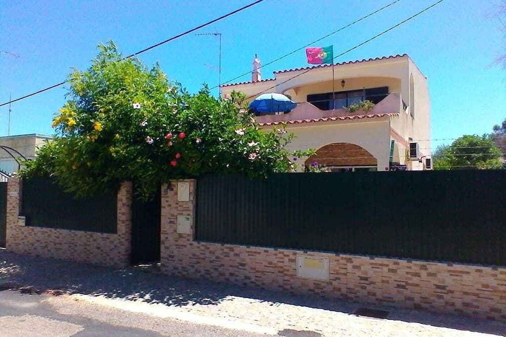 Foto 7 von 22: Hübsche Villa Für 8 Personen Mit Picine Und Privatem Garten 3Km Strände