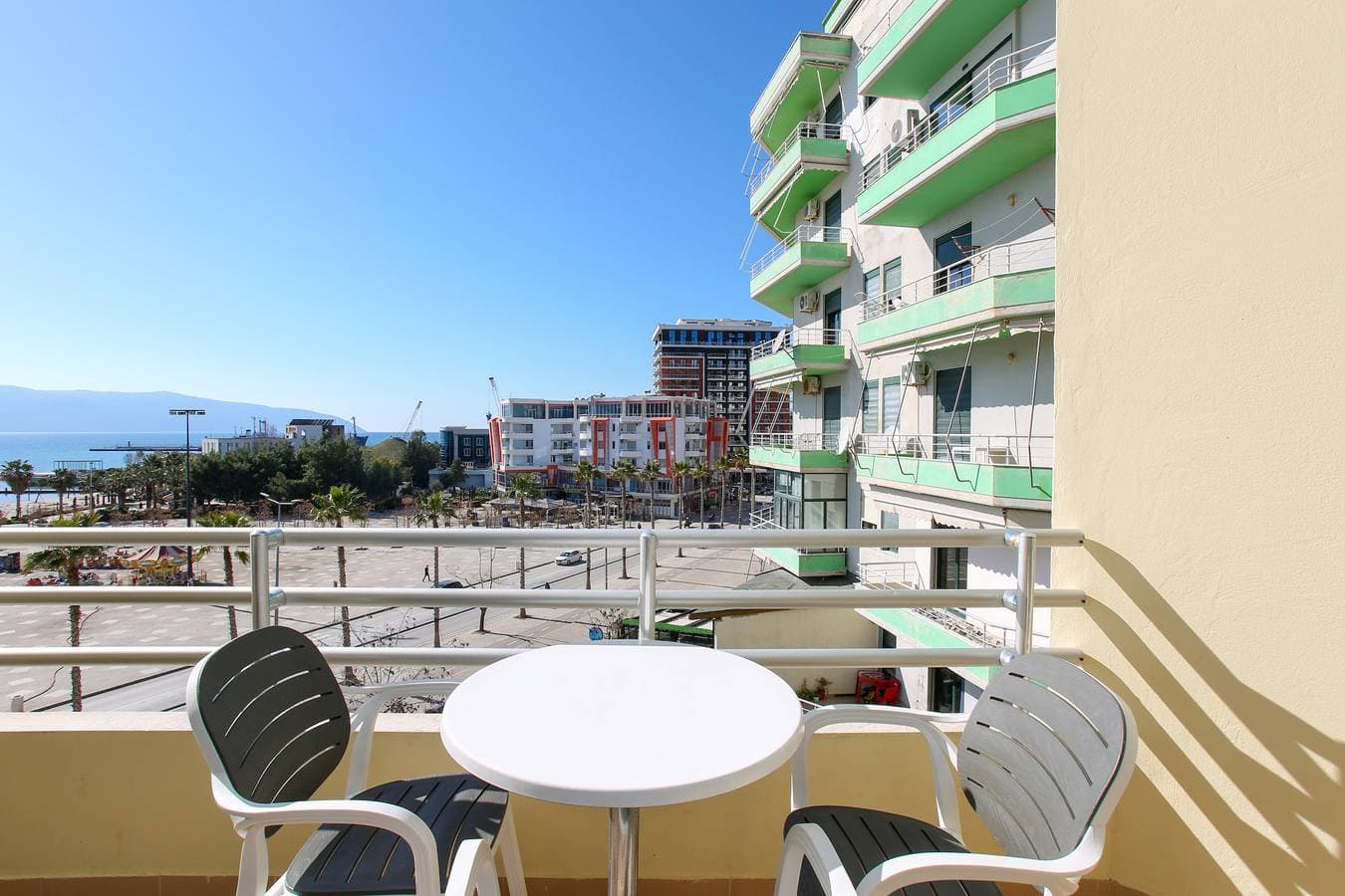 Foto 2 von 23: Ferienwohnung für 4 Personen mit Balkon